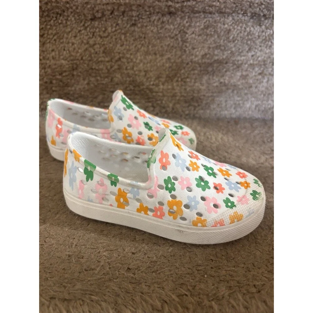 Girls Old Navy Multicolored Water Shoes Kids Size 6 Floral White